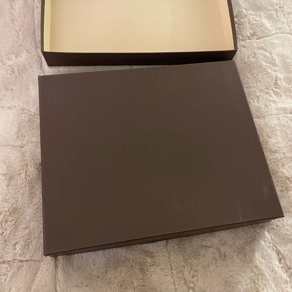 Auth Louis Vuitton Large Box - Picture 3 of 11